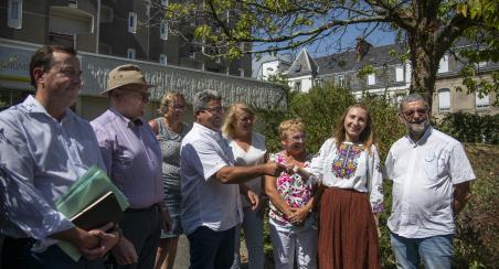 Remise des clés à une famille ukrainienne